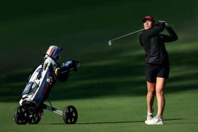 harriet-lynch playing golf